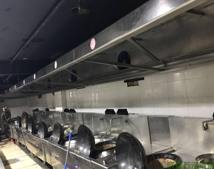 多地出台油烟清洗补贴政策，鼓励餐饮企业选择专业服务