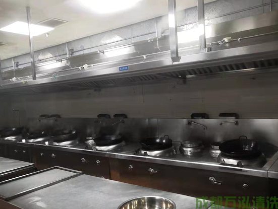 大型油烟机清洗后出现噪音变大、排烟不畅，是正常现象吗？该如何处理？