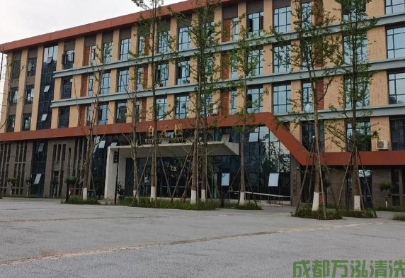 2025年7月08日内江某中学厨房油烟机和烟道清洗案例